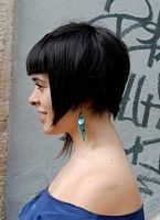 asymetryczne fryzury krótkie - uczesanie damskie z włosów krótkich zdjęcie numer 136A